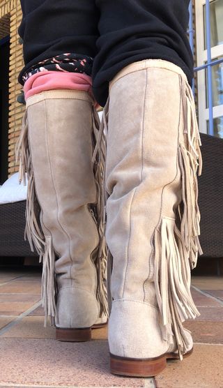 Botas flecos altas piel beige zara trafaluc t36 de segunda mano por 59 EUR  en Cádiz en WALLAPOP