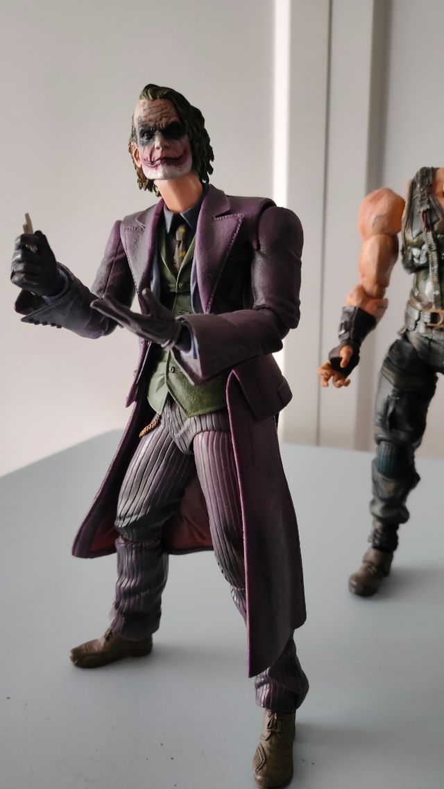 Batman,Joker,Bane y catwoman play arts kai