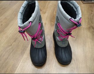 Botas de Nieve T 36 Boriken de segunda mano por 12 EUR en Arroyo de la  Encomienda en WALLAPOP