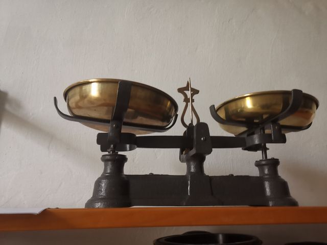 Balanza  o peso de 10 kg antigua