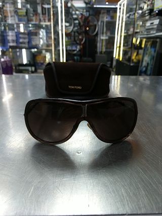Gafas de sol Tom Ford LP0027530 con estuche de segunda mano por 79,95 EUR  en Majadahonda en WALLAPOP