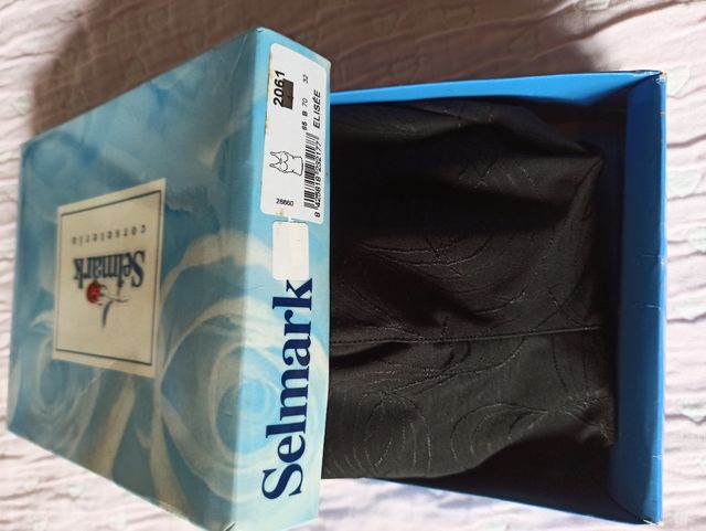 Corpiño Selmark con etiquetas.