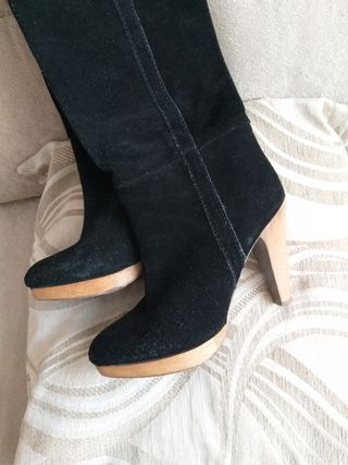 Botas piel Bershka de segunda mano por 15 EUR en Inca en WALLAPOP