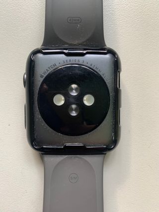 IWatch series 3 16Gb pantalla rota de segunda mano por 50 EUR en Alcalá de  Henares en WALLAPOP