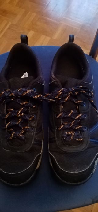 Zapatos Quechua waterproof de segunda mano por 10 EUR en Vitoria-Gasteiz en  WALLAPOP