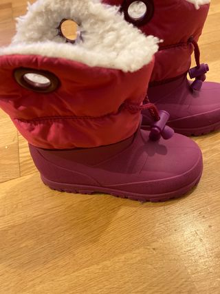 Botas nieve niña decathlon t 24-25 de segunda mano por 10 EUR en Palencia  en WALLAPOP