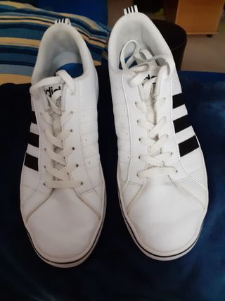 Zapatillas Adidas Talla 41,5 de segunda mano por 25 EUR en Moralzarzal en  WALLAPOP
