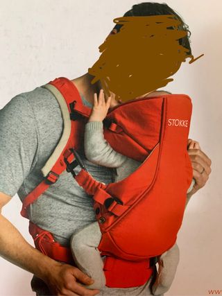 Mochila portabebes de la marca STOKKE ( NUEVO) de segunda mano por 49 EUR  en Oliva en WALLAPOP
