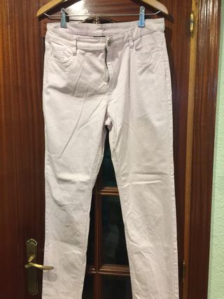 Pantalón mujer, color rosa palo. Talla 42. de segunda mano por 3 EUR en  Torrejón de Ardoz en WALLAPOP