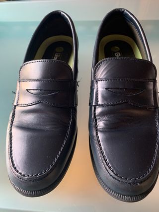 Zapatos colegiales marca Gorila 37 de segunda mano por 25 EUR en A Coruña  en WALLAPOP