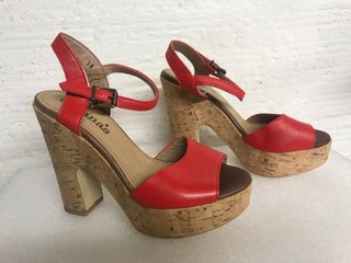 SANDALIAS PLATAFORMA CUBANAS T. 38 coral