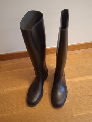Botas equitación Fourganza Decathlon de pvc de segunda mano por 6 EUR en  Burgos en WALLAPOP