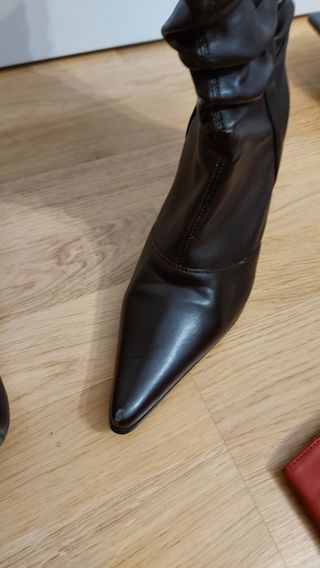 Lote 3 botines arrugados de poliel. T-38\\/39. de segunda mano por 5 EUR en  Vitoria-Gasteiz en WALLAPOP