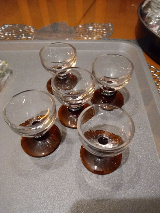 Copas antiguas de licor