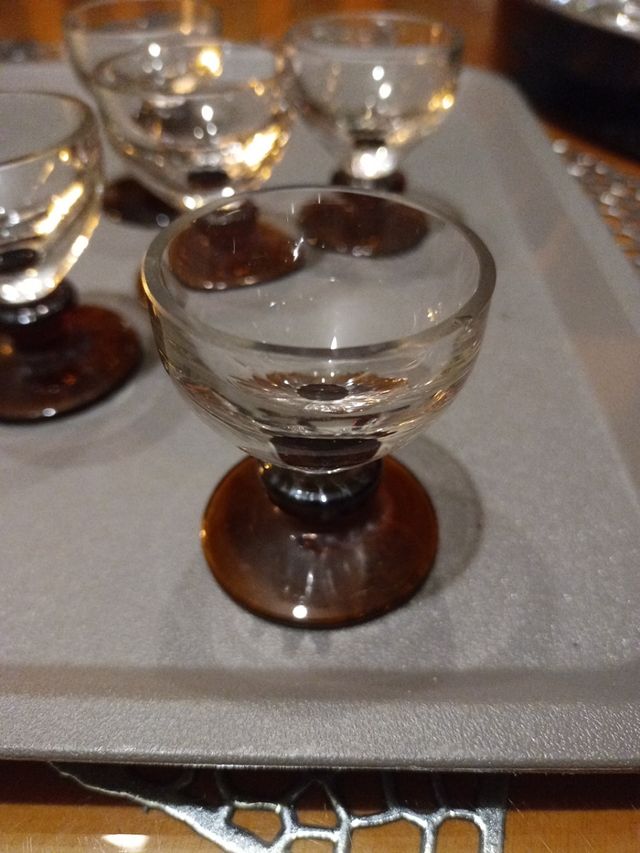 Copas antiguas de licor