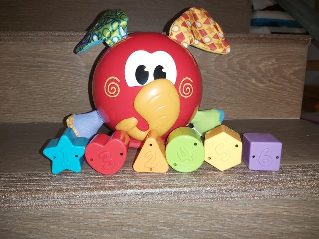 Juego con forma de elefante. Playgro