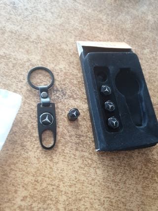 llavero Mercedes llave + 4 Tapones rueda Mercedes
