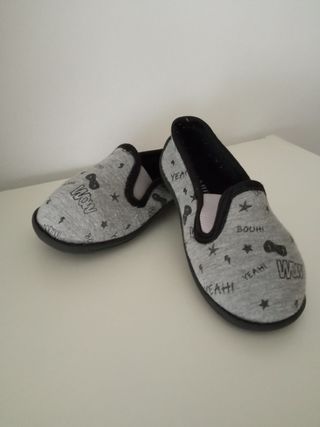 Zapatillas Grises de segunda mano en Perillo en WALLAPOP
