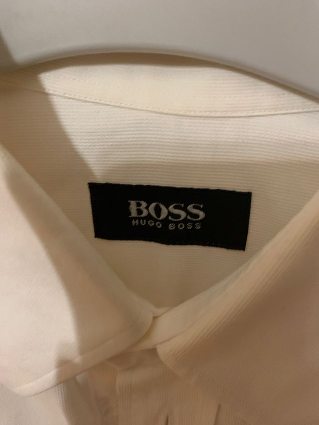 Camisa chico HUGO BOSS, talla 38.