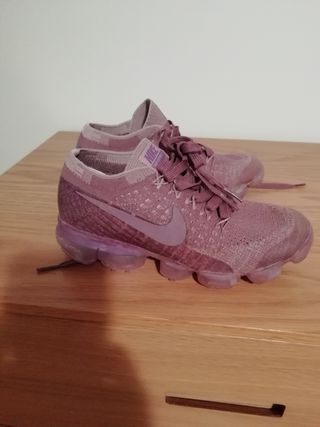 NIKE AIR VAPORMAX NIÑO\\/NIÑA TALLA 33 de segunda mano por 50 EUR en  Villarreal en WALLAPOP