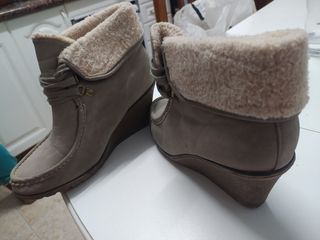 Botas grises Marypaz de segunda mano por 10 EUR en Cuenca en WALLAPOP