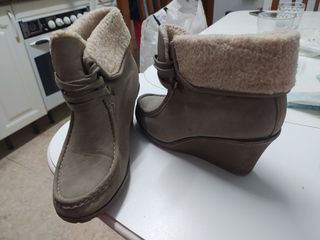 Botas grises Marypaz de segunda mano por 10 EUR en Cuenca en WALLAPOP