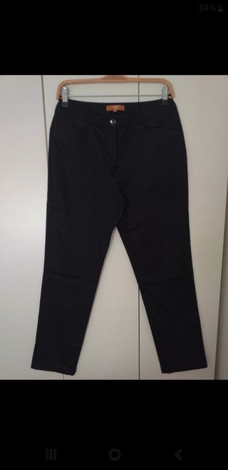 Pantalón mujer ZENDRA de segunda mano por 7 EUR en Málaga en WALLAPOP