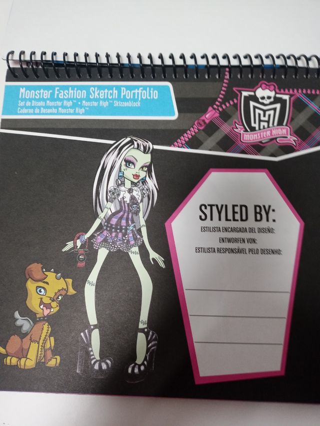 album diseño Monstershigh