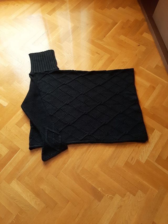 Poncho da donna a collo alto