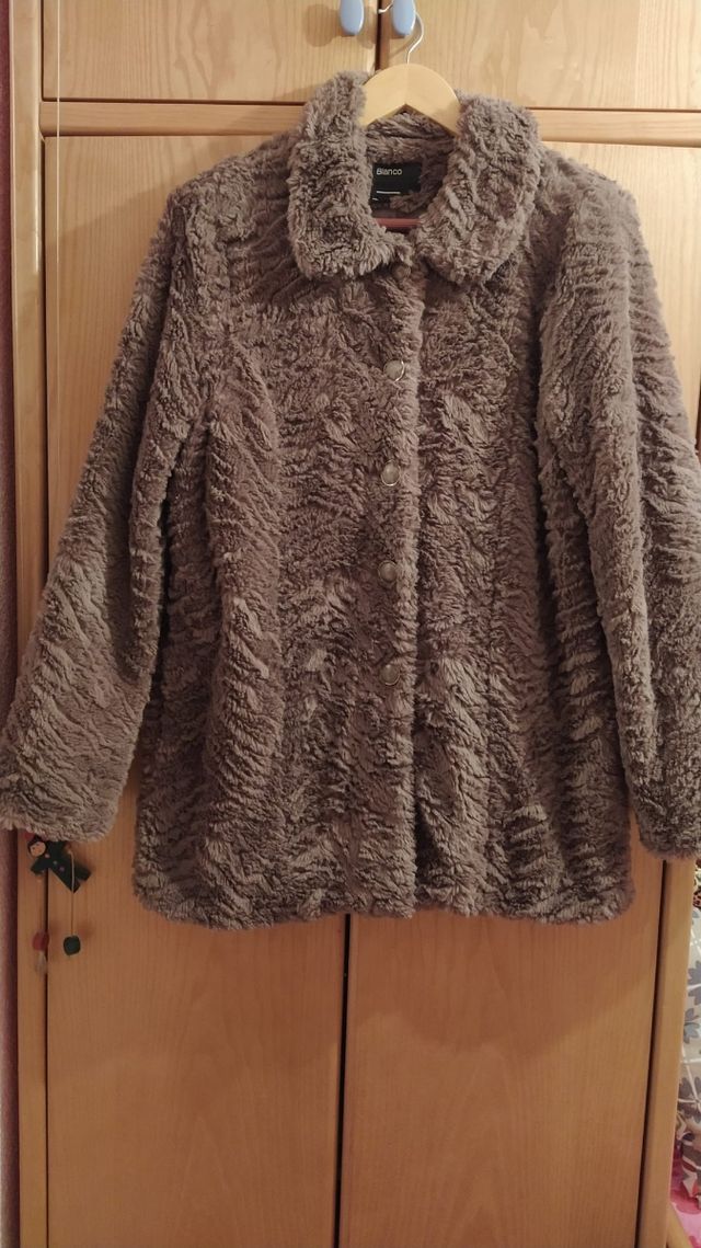 Abrigo de pelito suave