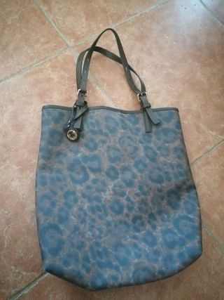 Bolso Tous de segunda mano por 25 EUR en Cuadros en WALLAPOP