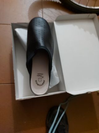H2oAkua \u003e\u003e Zuecos Anatomicos con Muelle Abierto Sandalia Blanco H2oAkua
