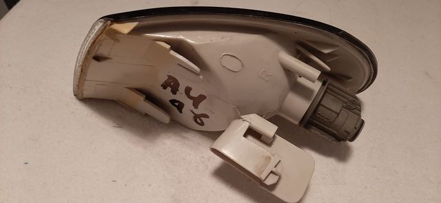 Piloto intermitente de Audi A4 2000