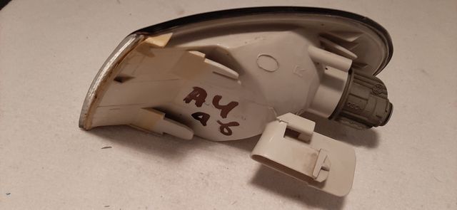 Piloto intermitente de Audi A4 2000