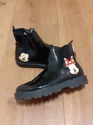 Botines Zara con cremallera de segunda mano en Bilbao en WALLAPOP