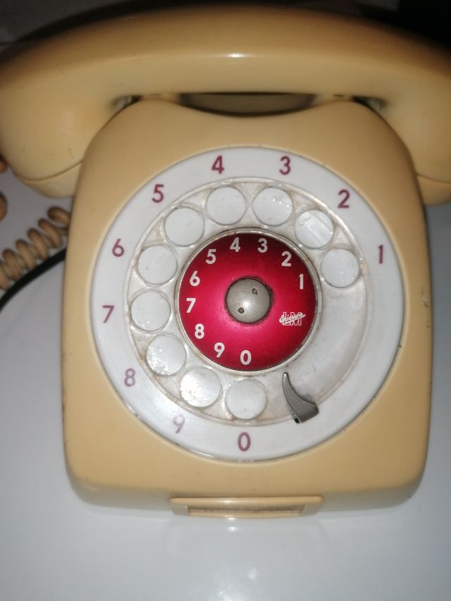 teléfono antiguo sobremesa