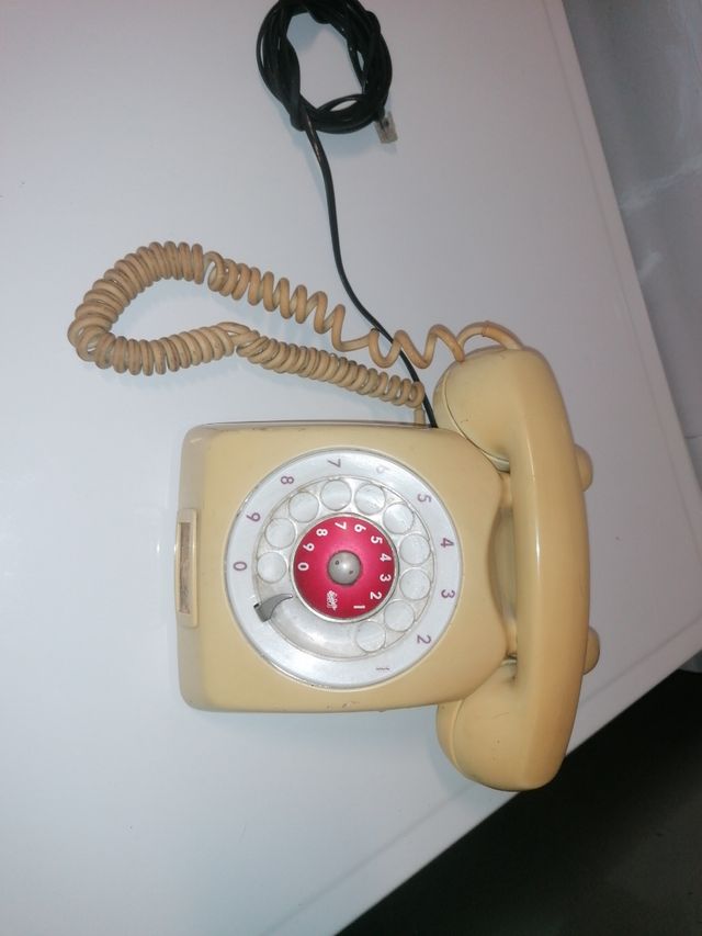 teléfono antiguo sobremesa