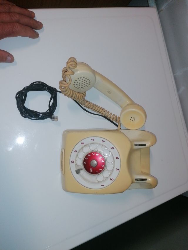 teléfono antiguo sobremesa