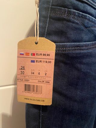 Peto vaquero de salsa talla 26 de segunda mano por 45 EUR en Toledo en  WALLAPOP