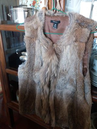 Chaleco piel de conejo de segunda mano por 45 EUR en Sevilla en WALLAPOP