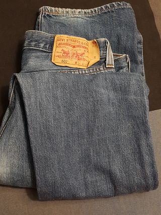 Tejano levis 501 hombre 36 36 de segunda mano por 5 EUR en Sitges en  WALLAPOP