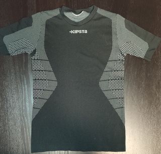 Camiseta termica Kipsta de segunda mano por 3 EUR en Getafe en WALLAPOP