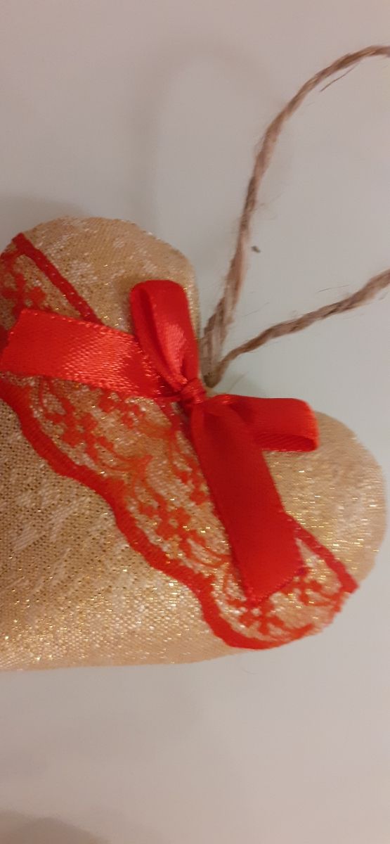 decorazioni natalizie cuori tessuto oro pizzo ross
