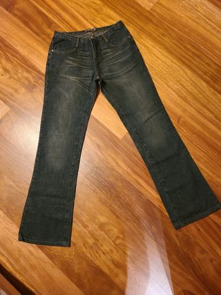 Pantalón vaquero mujer, Caroche de segunda mano por 3 EUR en Madrid en  WALLAPOP