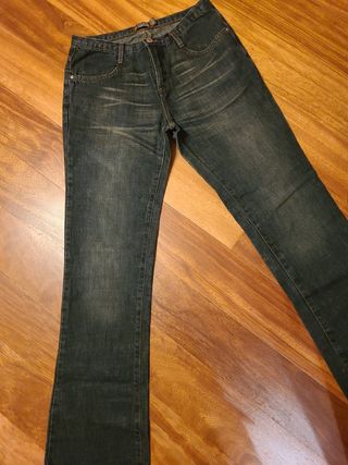 Pantalón vaquero mujer, Caroche de segunda mano por 3 EUR en Madrid en  WALLAPOP