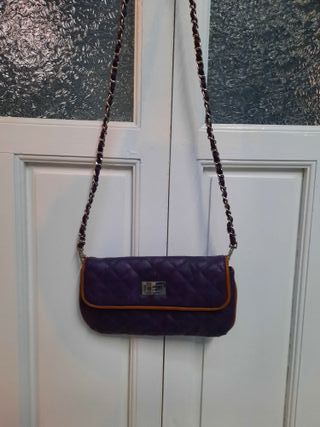 Bolso bandolera en color morado de Misako de segunda mano por 3 EUR en  Alcázar de San Juan en WALLAPOP