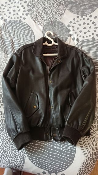 Cazadora cuero Chevignon Talla L de segunda mano por 250 EUR en Alcorcón en  WALLAPOP