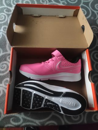 Zapatillas Nike star Runner 2 niña de segunda mano por 28 EUR en León en  WALLAPOP