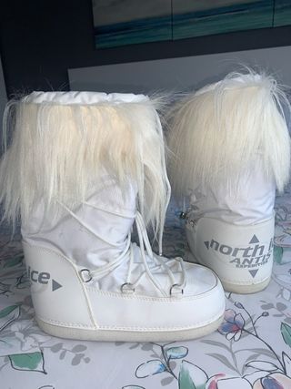 Botas apreski mujer blancas marca North Ice de segunda mano por 55 EUR en  Bilbao en WALLAPOP