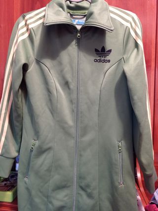 Vestido-sudadera Adidas de segunda mano por 30 EUR en Arrigorriaga en  WALLAPOP